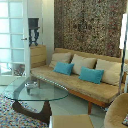 Toeoeloe Apartment *